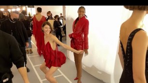 'Haute couture, summer 2022: High fashion returns to Paris catwalks • FRANCE 24 English'