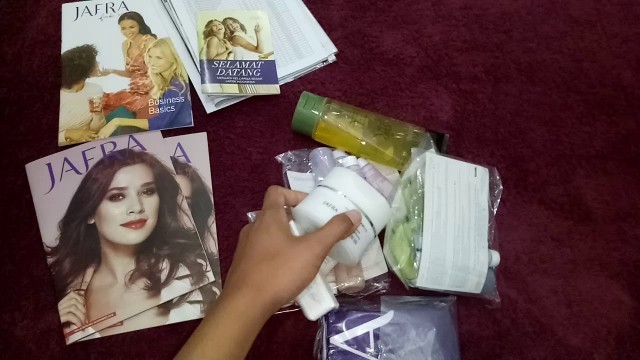 'Part I !!!!  WOWWW UNBOXING isi STARTERKIT JAFRA BEAUTY COSMETIK,'