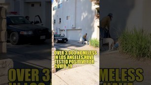 'POLICE of LA helping HOMELESS with his DOG and giving them FOOD'