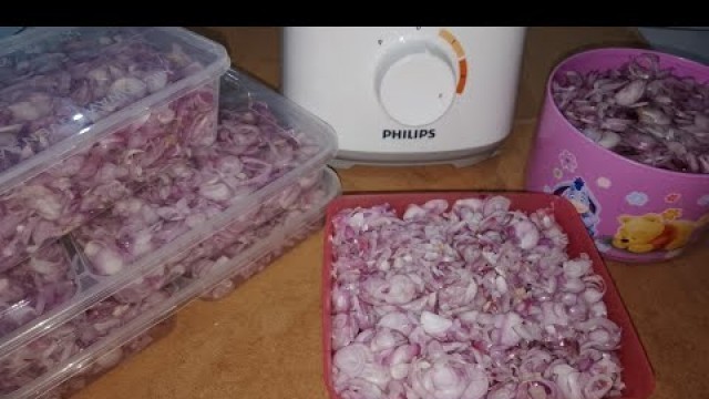'Food Processor Philips - memotong bawang merah 2 kg dalam beberapa menit'
