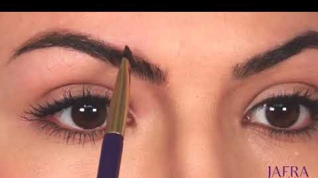 'Brow Tutorial for Beginners   JAFRA Cosmetics'