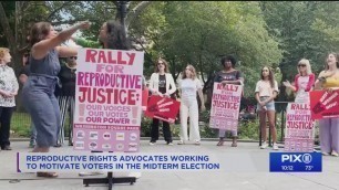 'Women\'s rights advocates trying to motivate voters ahead of midterm election'