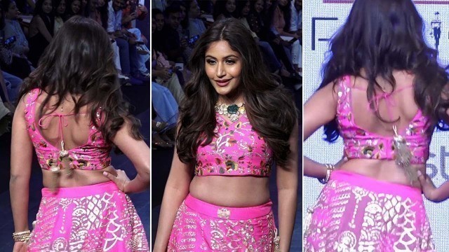 'Surbhi Chandna In Pink Lehenga Walk The Ramp At Bombay Fashion Week 2022'