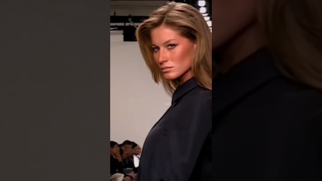 'Gisele Bundchen runway walk at Calvin Klein fall-winter 2000 fashion show'