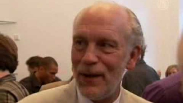 'Aktor Hollywood John Malkovich Terjun Dalam Fashion'