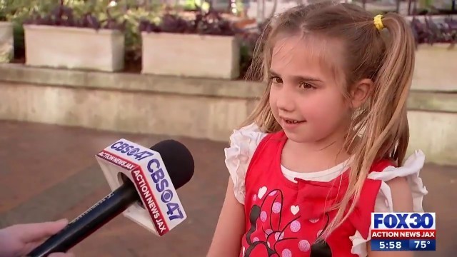 'Little girl gives food to homeless in Downtown Jacksonville'