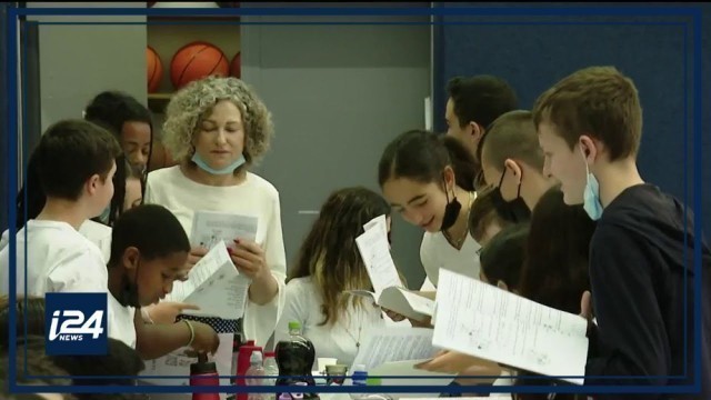 'Ukrainian kids mark passover in Israel at new school'