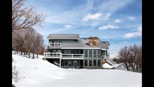 'Passive Solar Design with Panoramic Views on 20 Acres'