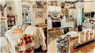 'Extreme Budget Farmhouse Tour for Fall // Fall Decorating Ideas in a Stunning Mobile Home Cottage!'