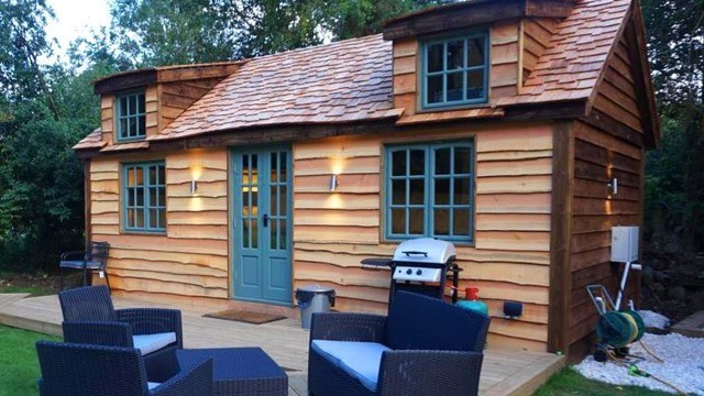'Amazing Beautiful Secret Cottage in Westerham | Beautiful Small House Design Ideas'