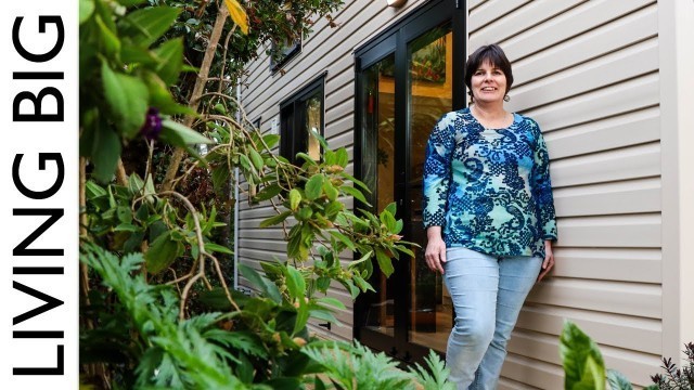 'Solo Mother\'s Charming Tiny House Gives Financial Freedom'