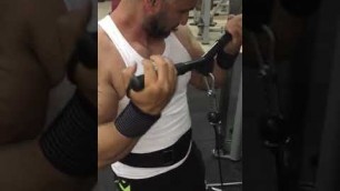 'Ozgur erkec  personal Trainer (Arm workout)!!!'