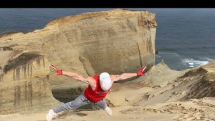 'Fitness Freestyle Flying Push Ups / Beach Workout / Fit Gym Motivation / Street Exercise Fitness Fun'