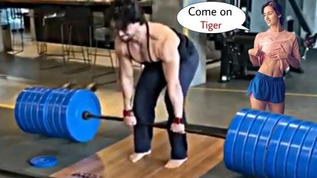 'Tiger Shroff Unbelievable Weight Lifting Workout with Disha Patani in Gym | 220 KG Lift'