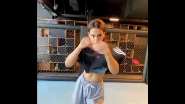 'disha patani workout at home #shorts #dishapatani #workout'