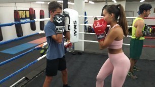 'Sexy Gym Fitness Model Learns Boxing Defense'