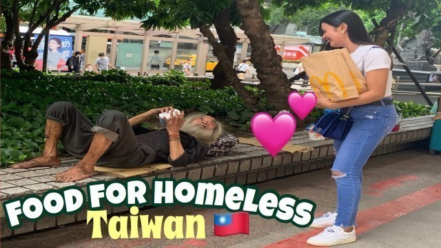 'GIVING FOOD TO HOMELESS PEOPLE | rizaVlogs 