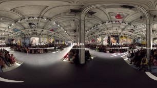 'Prada Spring/Summer 2018 Women\'s Fashion Show - 360° Parade'