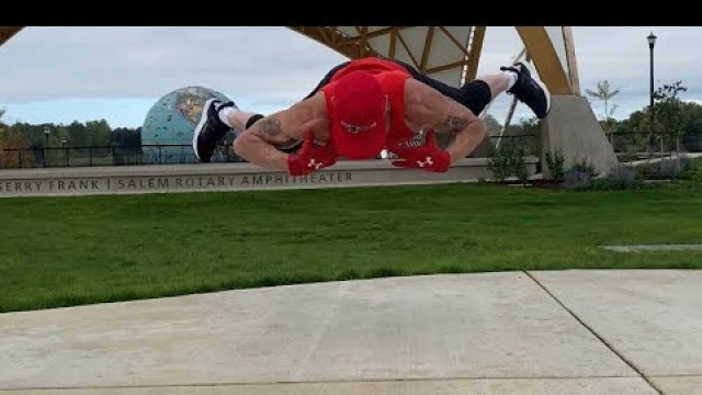 'Fitness Freestyle Flying Push Ups / Fit Gym Workout Motivation / Street Exercise'