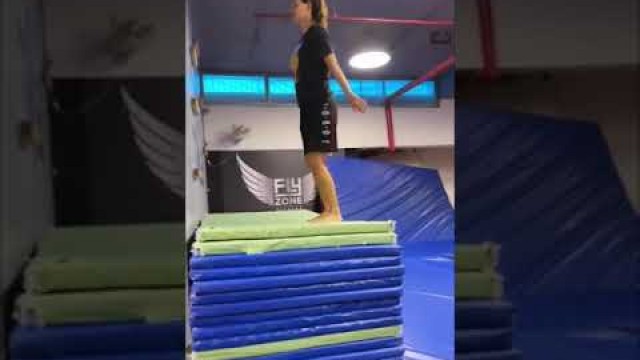'disha patani jumping video।। disha patani exercise।।। disha patani hot and sexy।। #disha patani'
