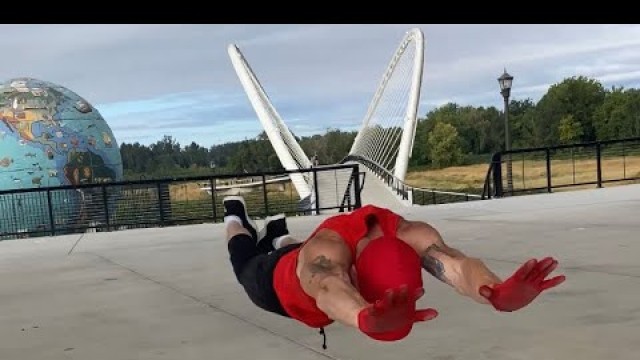 'Fitness Freestyle HIIT Flying Push Ups / Fit Gym Workout Motivation / Street Exercise'