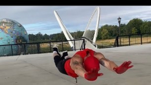 'Fitness Freestyle HIIT Flying Push Ups / Fit Gym Workout Motivation / Street Exercise'