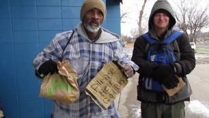 '300 Cheeseburgers Feeding the Homeless! - Helping the Needy'