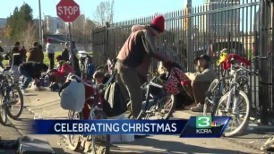 'Volunteers help give homeless food & warmth on Christmas'