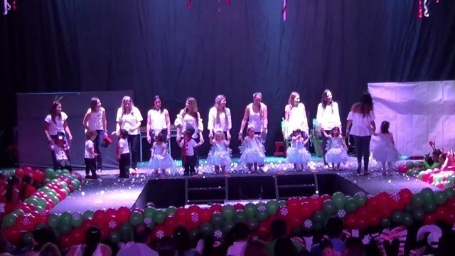 'Preschool\'s Christmas Fashion Show - Circle Time - Snowflakes'