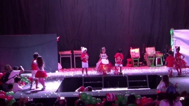'Preschool\'s Christmas Fashion Show - Pre-Kinder - Gingerbread Cookies'