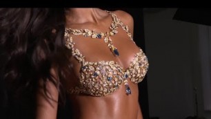 'Victoria Secret Fashion Show 2017: The Fantasy Bra 2 Million Dollar $ - Found The Owner'