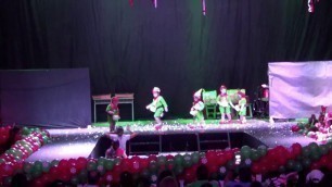 'Preschool\'s Christmas Fashion Show - Maternal - Elves'